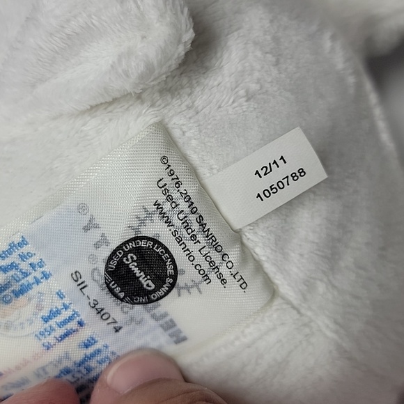 Retired Build-a-bear Hello Kitty with original bow and outfit pjs plush - Picture 9 of 9